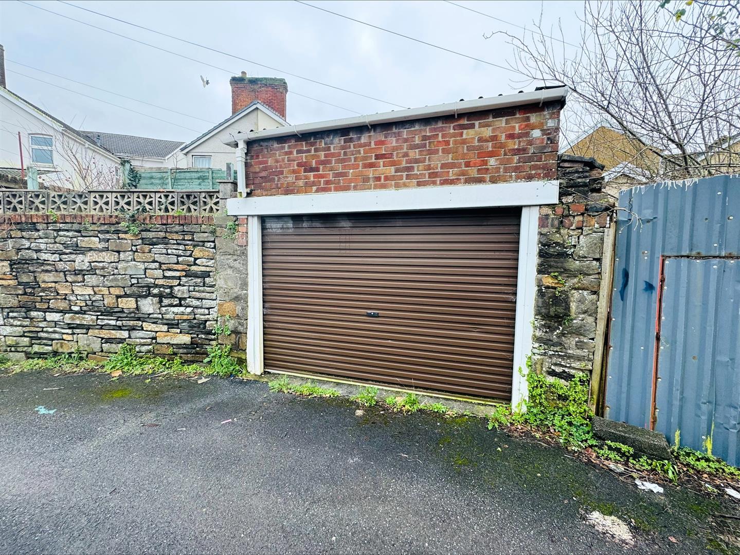 College Square, Llanelli, SA15 1DT